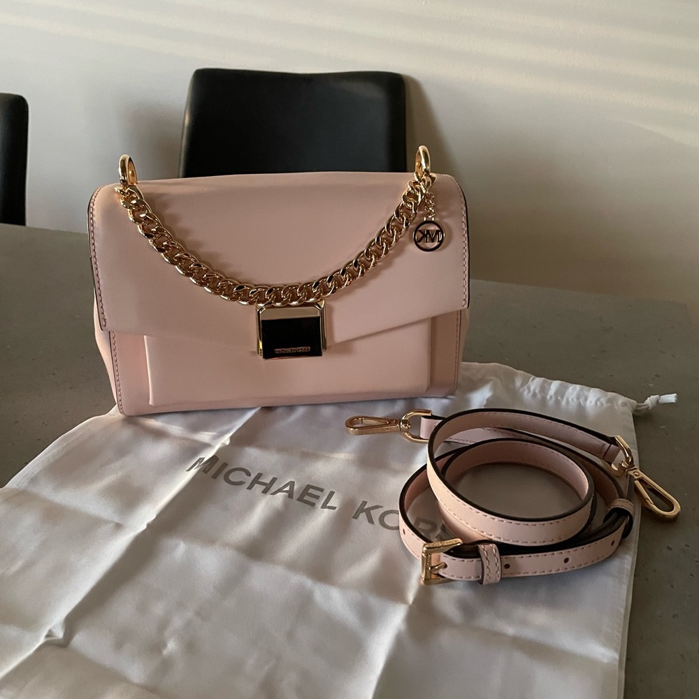 SOLD ‼️ Michael Kors Lita Bag